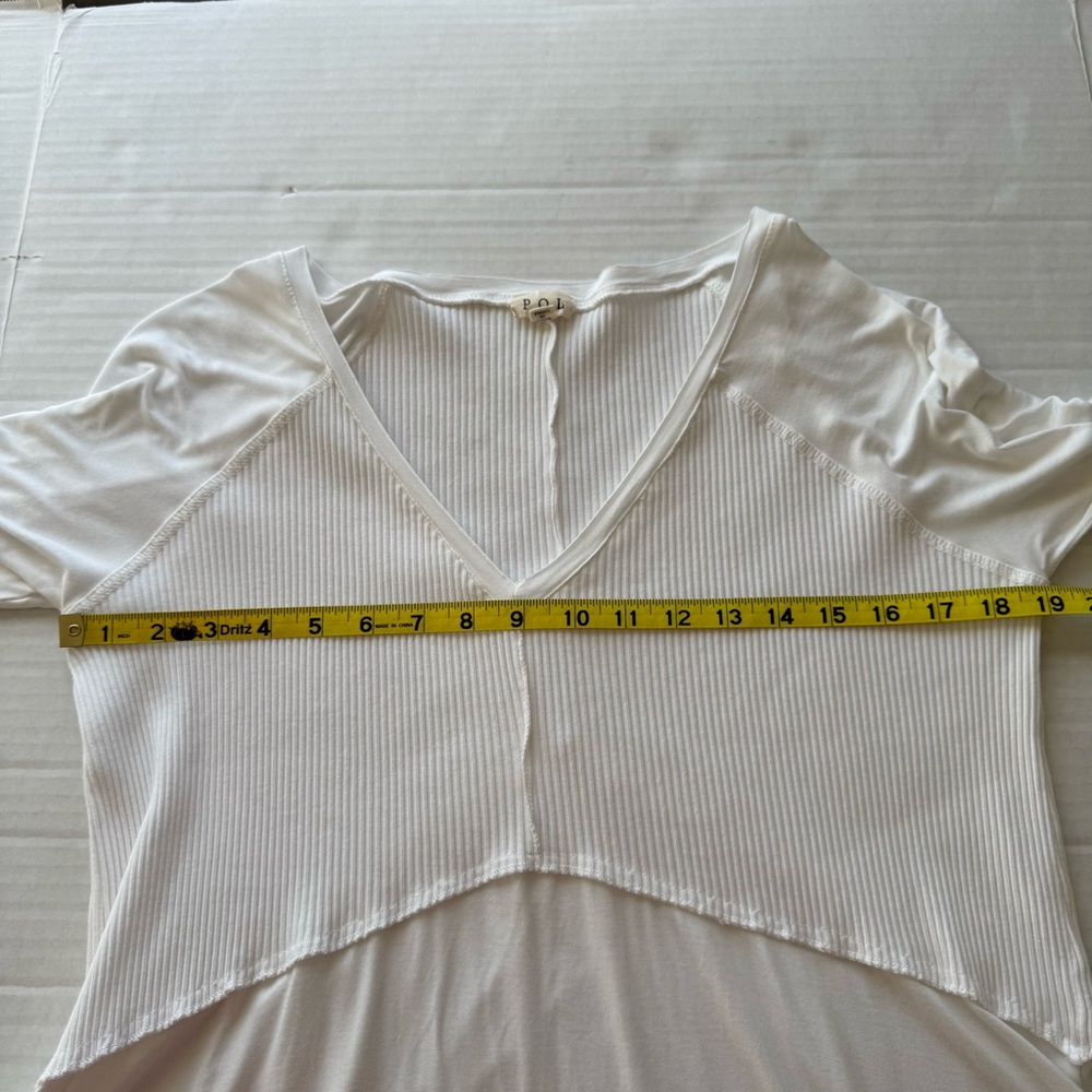POL V-neck Ribbed Flowy Top - Picture 14 of 16